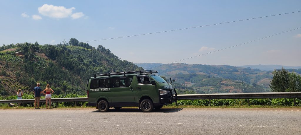 4×4 vs Minivan for Uganda Road Trips